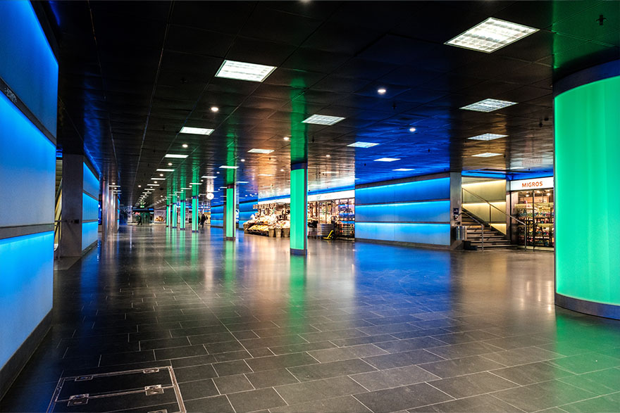 Imagen de un aeropuerto vacío durante la crisis